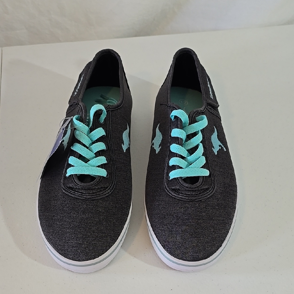 kangaROOS Sneakers with Classic Lace-Up Design